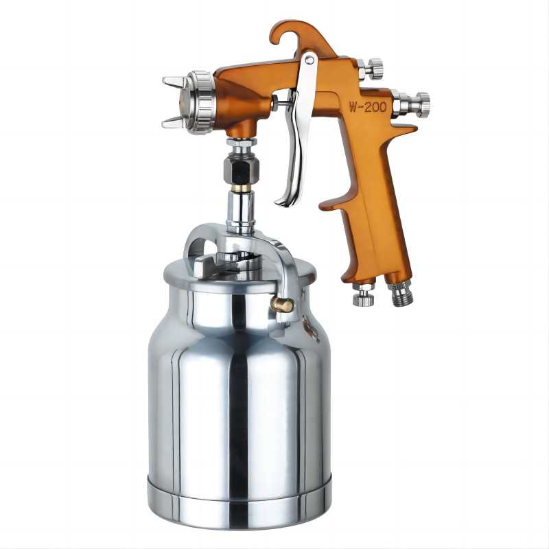 Heavy duty spray gun with top tank